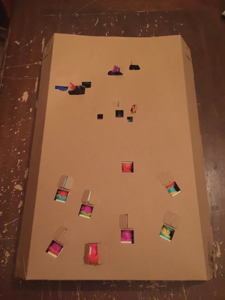 McDonald's Batman The Brave And The Bold and Zoobles Happy Meal Display 2011 Foto 4 de 4