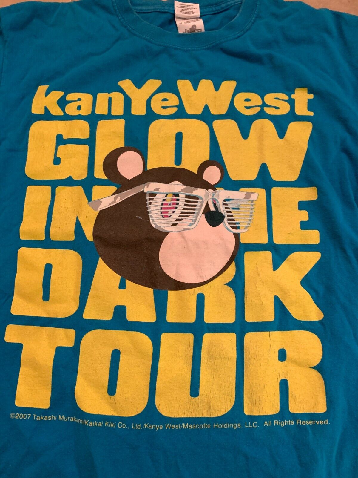 Kanye West – Glow