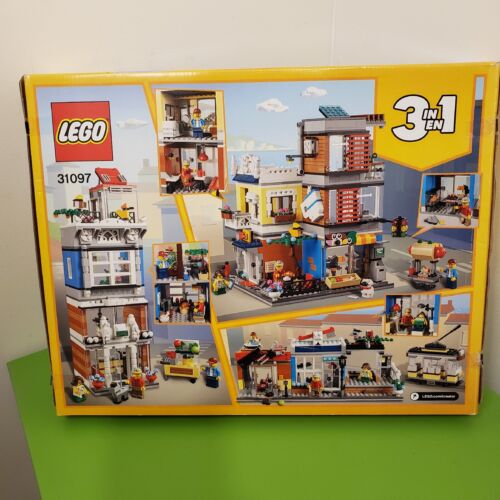 LEGO LEGO Creator: Townhouse Pet Shop & Café (31097) - Picture 2 of 7
