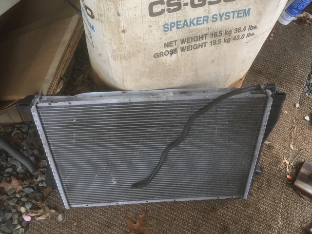 Radiator Behr 17111436060 for BMW E39 2.5L 2.8L 3.0L 4.4L 525i 530i 540i 98-03