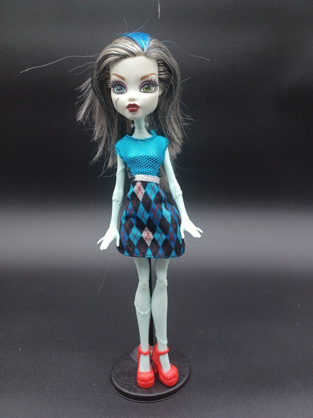 Monster High Frankie Stein Fashion Doll with Blue & Black Streaked Hair,  Accessories & Pet