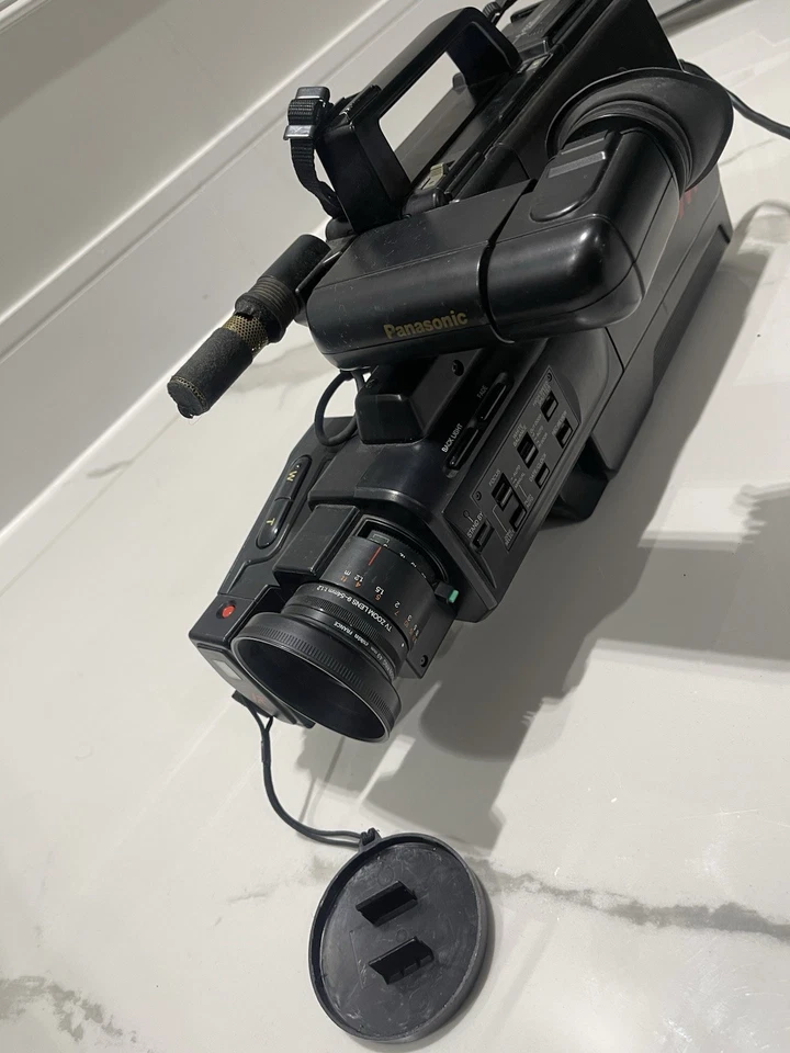 Panasonic M7 VHS Movie camera/Camcorder Vintage 80s - Image 3 of 4