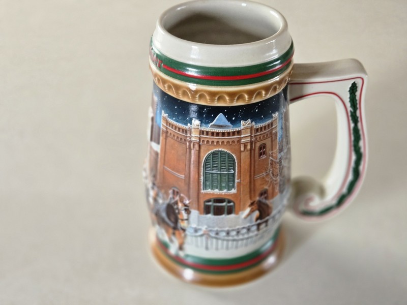 Anheuser Busch-Budweiser CS313 Home For The Holidays 1997 Holiday Stein
