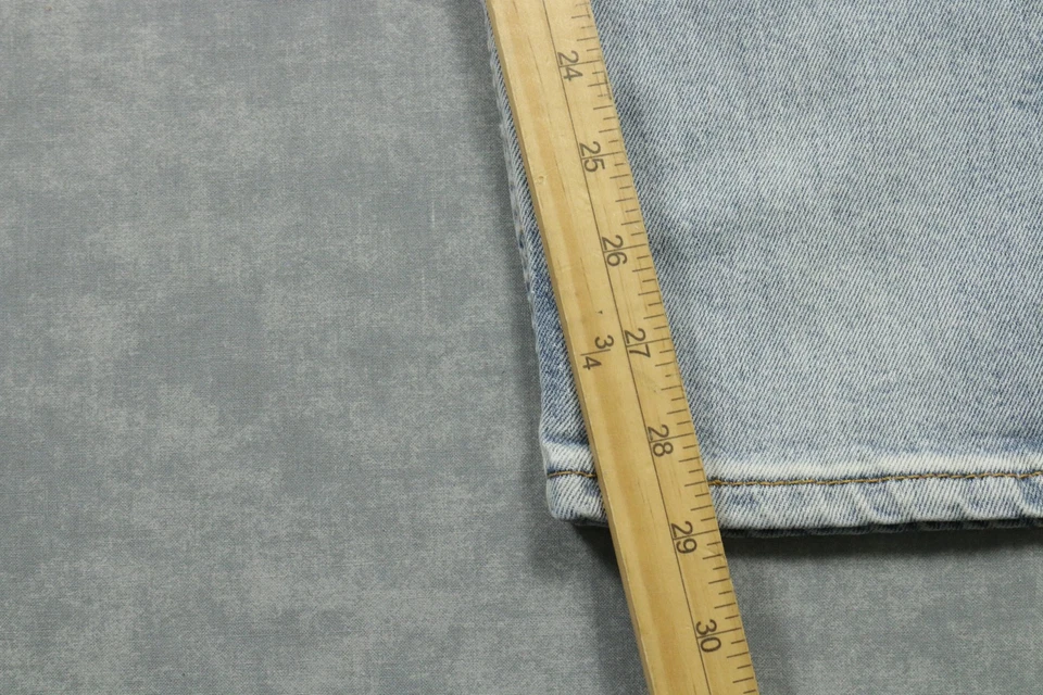 Levis 502 Jeans Mens 33x30 Light Wash Blue Denim Tapered Leg Mid Rise Stretch - Image 4 of 4