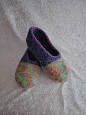 Filzschuhe Hausschuhe, Kinderschuhe Gr. 32/33 Mehrfarbig Strickfilz  Handarbeit