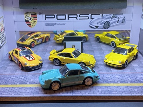 hot wheels premium Porsche x5 and transporter Plus Porsche Diorama. New. - Picture 21 of 24