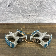 Wellgo LU-893 BMX Platform Pedals 1/2 inch Threads Blue Beartrap 90s 00s OPC