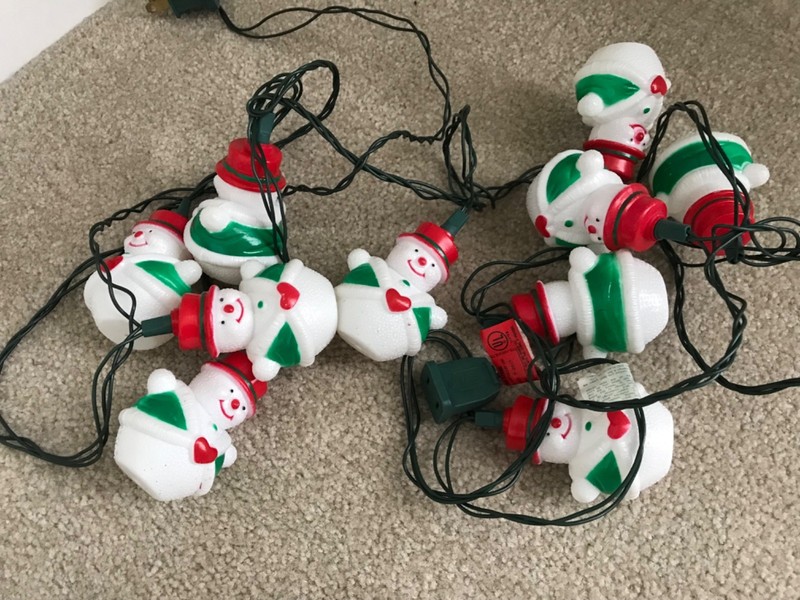 Vintage 10pc SNOWMAN BLOW MOLD STRING Lights W/HEARTS 10 Lights Tested Works