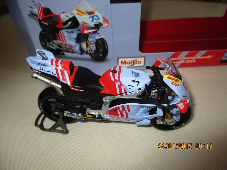 MINIATURE MOTO GP 500 DUCATI DESMOSEDICI TEAM GRESINI 2024 MARC MARQUEZ   1/18° - Photo 3/4