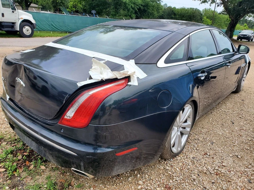 Jaguar XJL 2010 2011 2012 OEM 5,0 L bomba de inyección de aire Foto 2 de 4