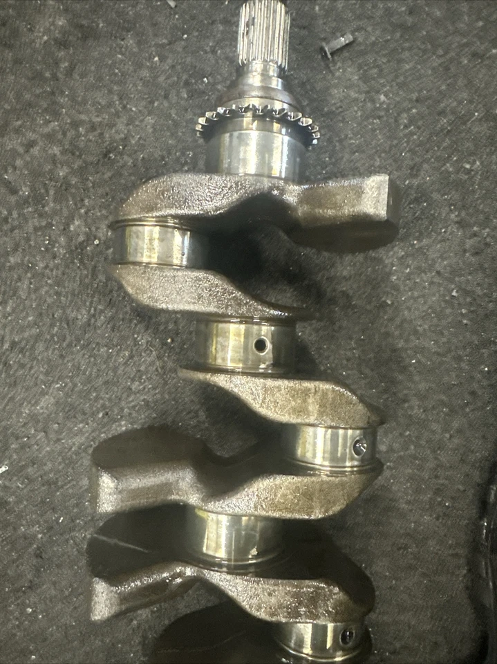 КОЛЕНЧАТЫЙ ВАЛ ДИЗЕЛЬНОГО ДВИГАТЕЛЯ 2016 VOLVO V40 2.0 31359350 - Изображение 3 из 4