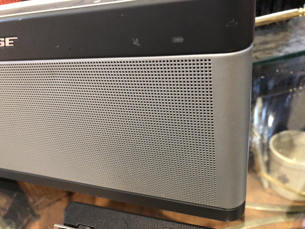 Bose Soundlink III Bluetooth Speaker - Silver -w Bose Adapter Bose