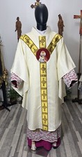 WHITE IVORY VESTMENT CHASUBLE  STOLE CHRIST THE KING