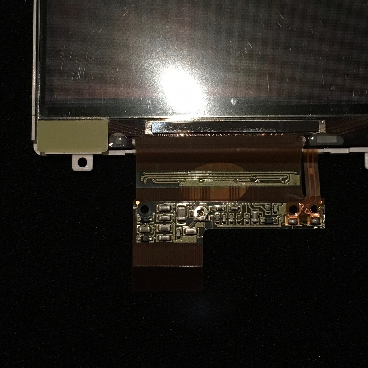 Remplacement de la batterie de l'iPod 5ème Génération (video) - Tutoriel de répa