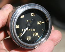 Stewart Warner 2 116 Vintage 200 Lbs Mechanical Oil Pressure Gauge - Sss18