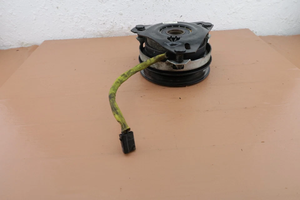 Briggs & Stratton 303447 0447 01 cortacésped OEM Warner toma de fuerza embrague 521568 Foto 3 de 4