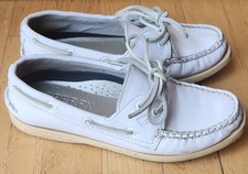 Pre-loved/good condition. Sperry top sider women's white leather shoes. Size 5.
