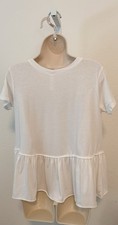 womens white knit blouse ruffle hem short sleeve pullover crew neck