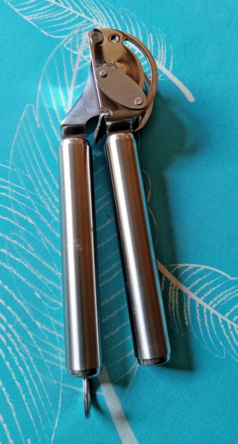 RÖSLE Knoblauchpresse Ingwerpresse mit ausklappbarem Sieb Edelstahl L 20 cm