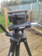 Velbon D-400 camera tripod + Vel-Flo 5 panhead + carry case. Appears unused.