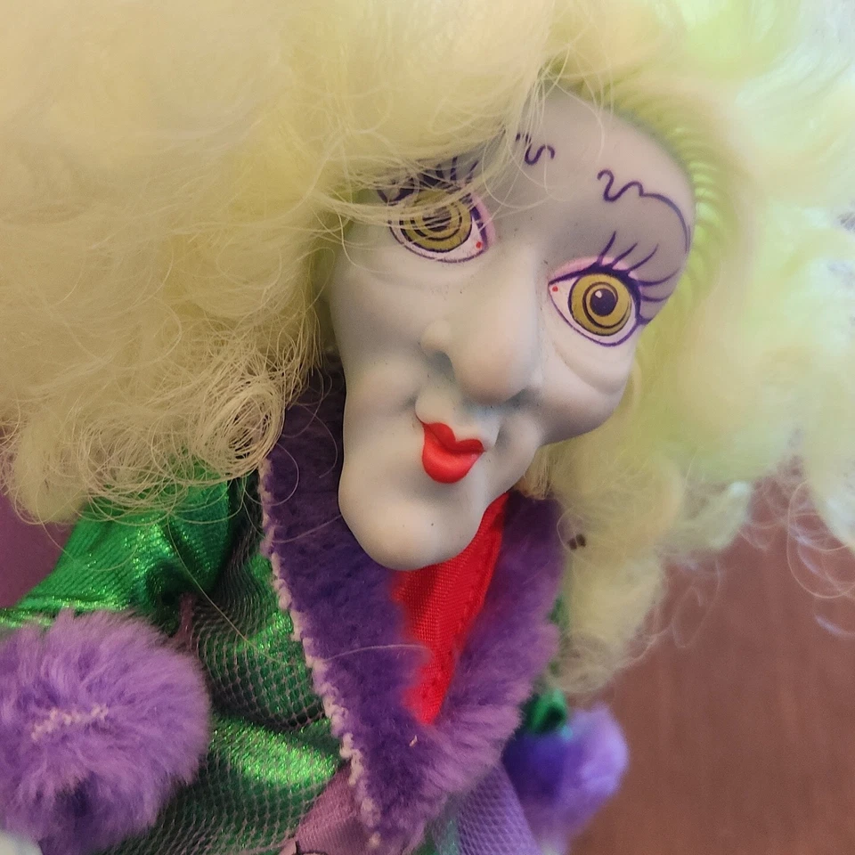 Vintage 1987 Moon Dreamers Evil Scowlene WITCH Doll 8" Ugly Glow in dark Hasbro - Image 4 of 4