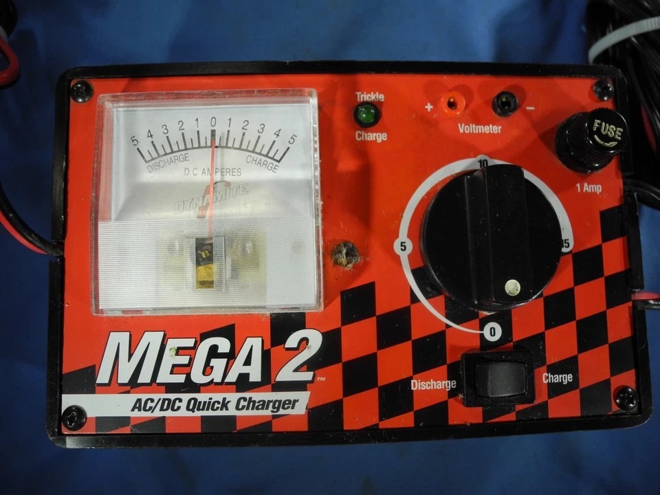 Dynamite Mega 2 AC/DC Quick Charger Ni-Cd Batteries  Fast Charge 12v 110v - Image 2 of 4