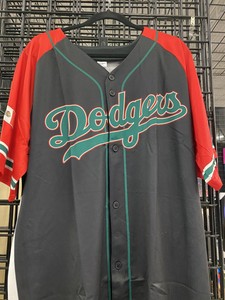 dodger jerseys at dodger stadium