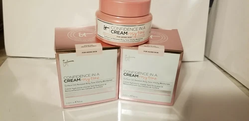 IT COSMETICS Confidence in a Cream Rosy Tone Moisturizer 2 oz NIB USA