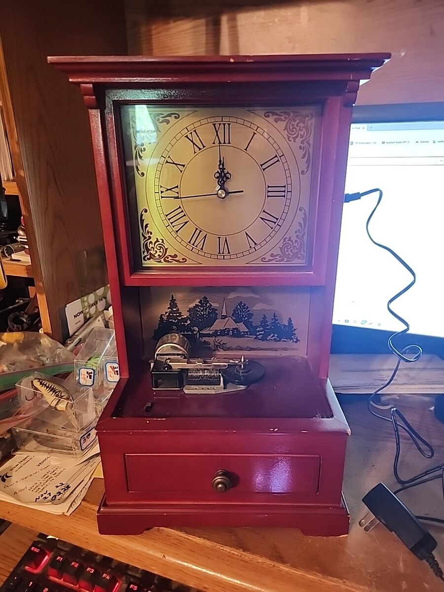 Dillard's Mr. Christmas Clock Symphonium - Music Box Dillard's Mr. Christmas Clock Symphonium - Music Box
