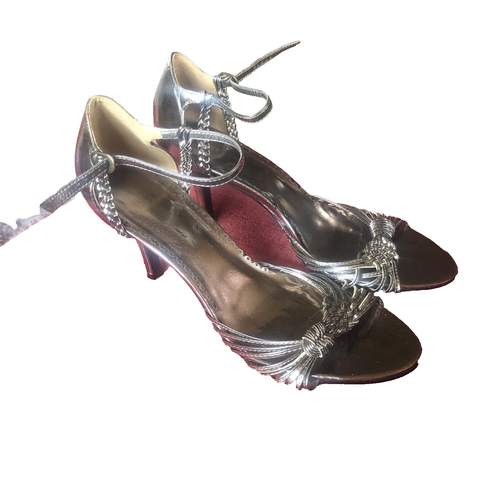 Elegante Damen Sandaletten Silber fast wie neu mit hohem Absatz 8 cm von Cypres - Bild 2 von 7