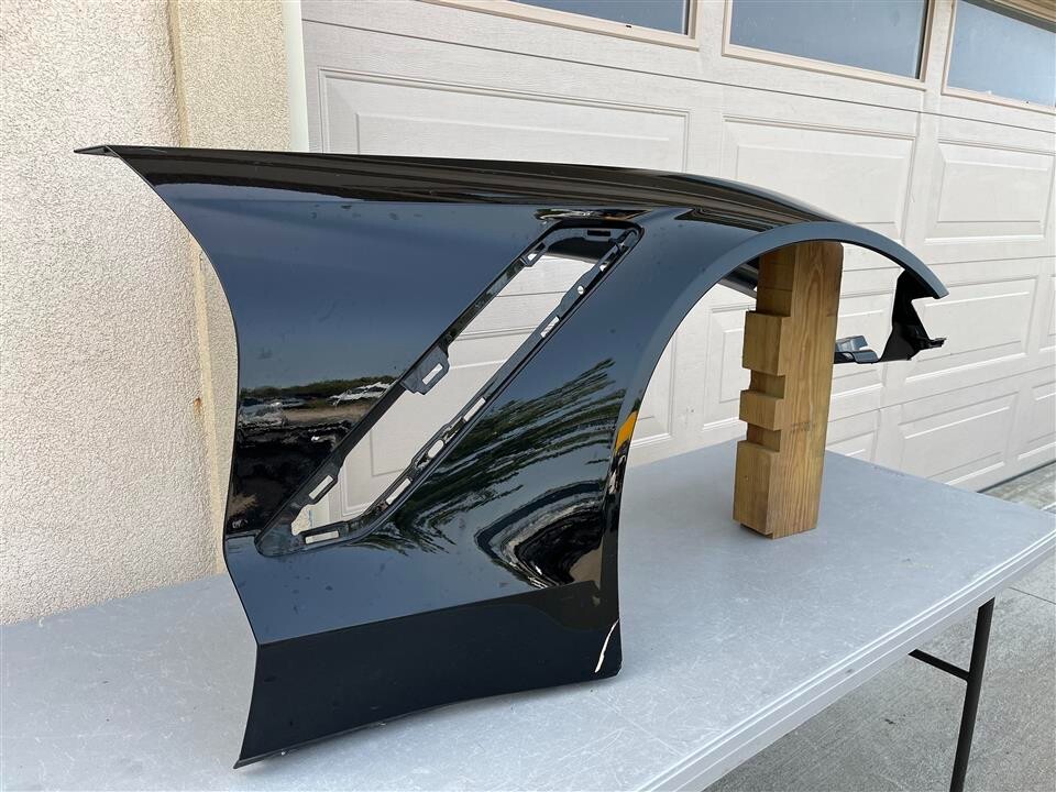 2016-2019 16 17 18 19 Chevrolet Corvette ZR1 Right Hand Fender OEM