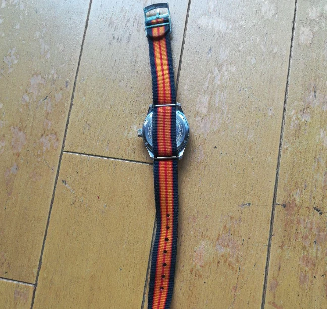 Reloj Hello Kitty Vintage Mecánico Muy Raro Retro Años 70 De Japón Chatarra Foto 3 de 3