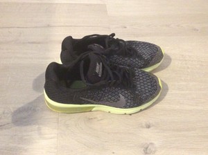 nike air max sequent 2 women's black