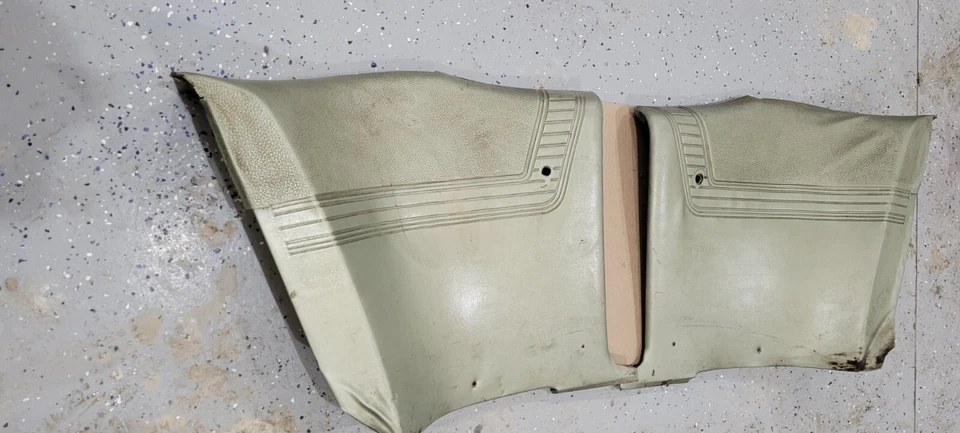 Mercury Cougar 1969 estándar interior rueda trasera pozo paneles moldura par original Foto 4 de 4