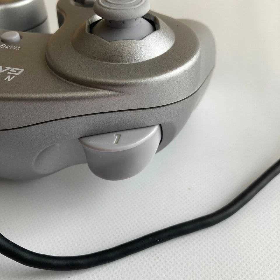 GameCube Controller | Original | Platinum, Silver, Gray | Super Smash Bros. - Image 4 of 4