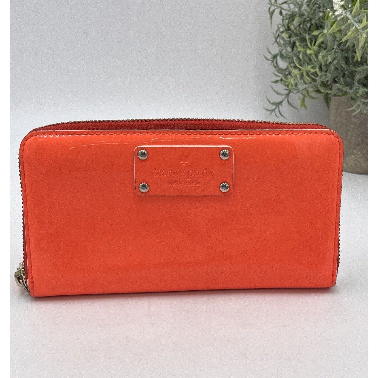 Kate Spade New York Neda Wellesley Leather Neon Orange White Full Zip Wallet