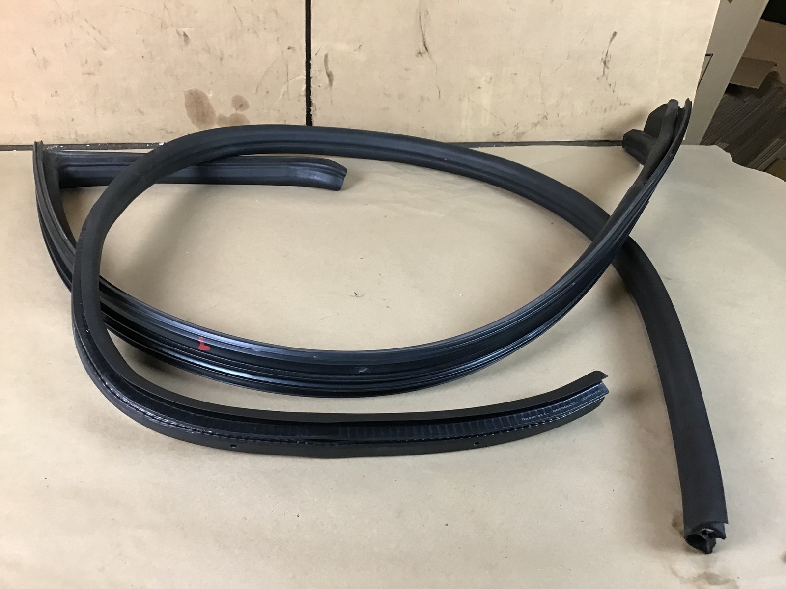 Maserati Granturismo S 2010 Front Left Door Seal Weather Strip Set 08 - 12 :O