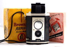VINTAGE KODAK BROWNIE TLR REFLEX SYNCHRO MODEL WITH BOX, INSTRUCTIONS 1941-52