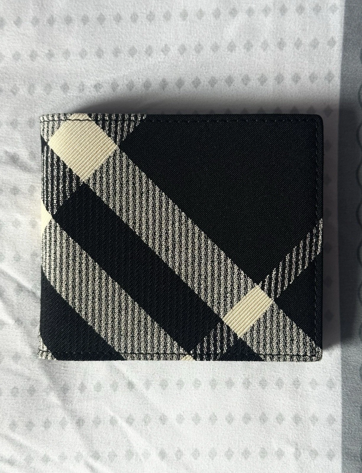 Burberry — Authentic Burberry Check Patterned Bi-Fold Wallet Men’s New