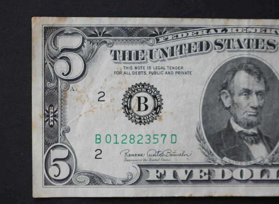 1969 C $5/New York/Federal Reserve Note/average circulation/F-1972B - Image 2 of 4
