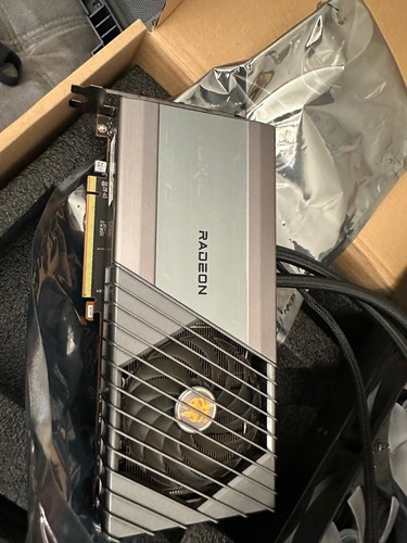 Sapphire TOXIC AMD Radeon RX 6900 XT 16GB - Picture 3 of 4