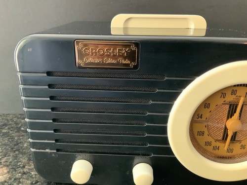 FADA Vintage Crosley Table Top Radio, AM/FM USED & RADIO WORKS nice - Picture 3 of 13
