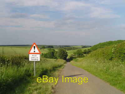 Photo 6x4 Lincolnshire Wolds Burwell/TF3579 Road between Woodys top YHA  c2004