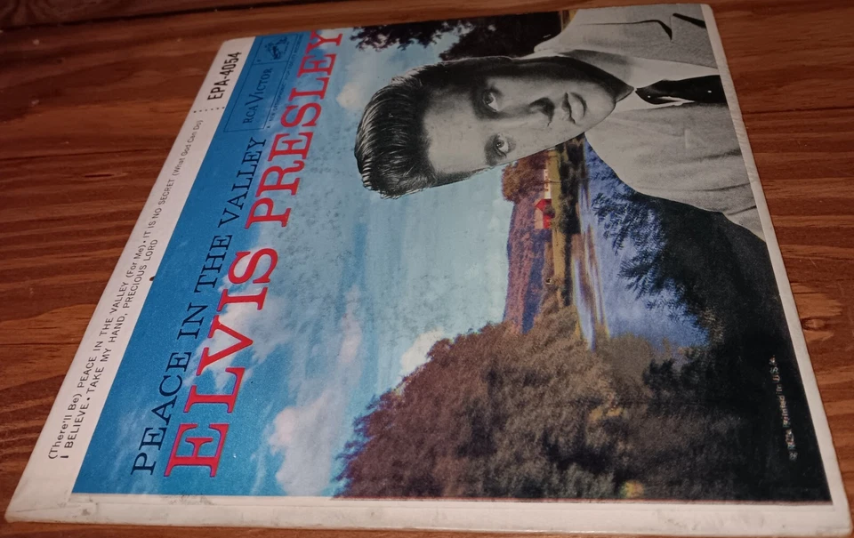 Elvis Presley Peace In The Valley / It Is No Secret / I Believe / Take My 7" EP Foto 4 de 4