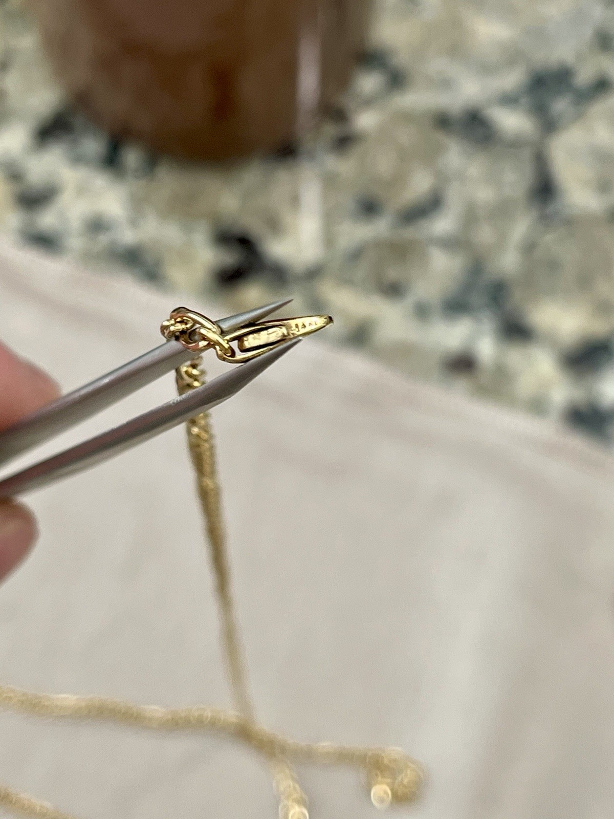 14k solid gold Figaro link chain - image 3