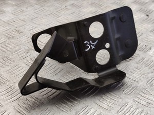 MERCEDES-BENZ GLE W166 ABS Pumpenhalter A1664310340 3.00 26721143