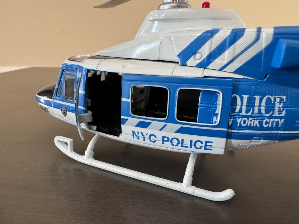 2004 Newray 1/48 Nypd Bell 412 Helicopter N414PD SS-21535A - Image 3 of 4