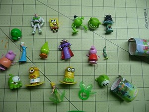 KINDER-SURPRISE-TOYS-MIX-LOT-PLASTIC