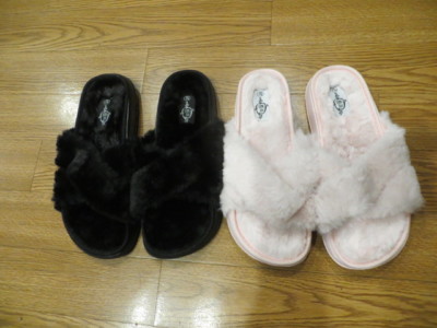 ladies faux fur slippers