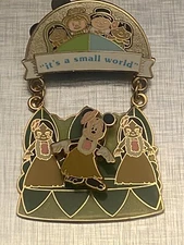 It's a Small World Minnie Mouse Hula Dangle LE Disney Pin Featured Attraction
